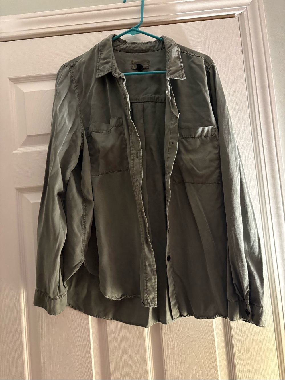 Universal Thread Shirt